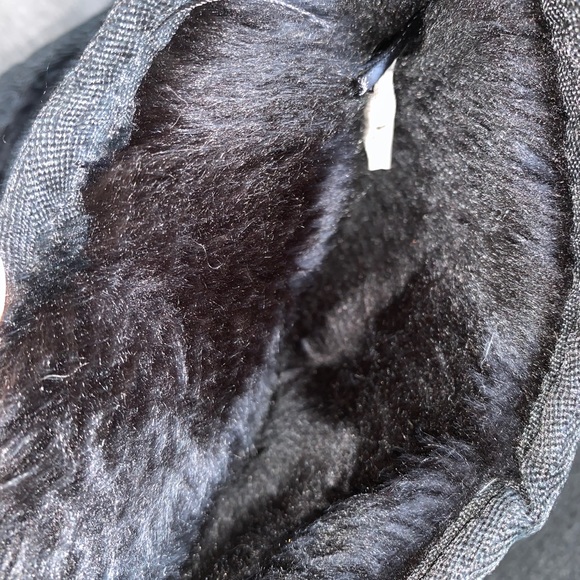 Black sequined booties sized 7.5 Old Navy - Picture 4 of 6